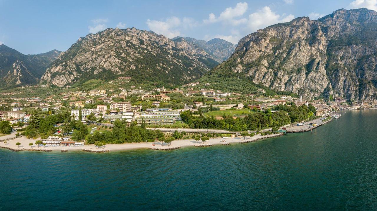 Hotel Garda Bellevue Limone sul Garda Bagian luar foto