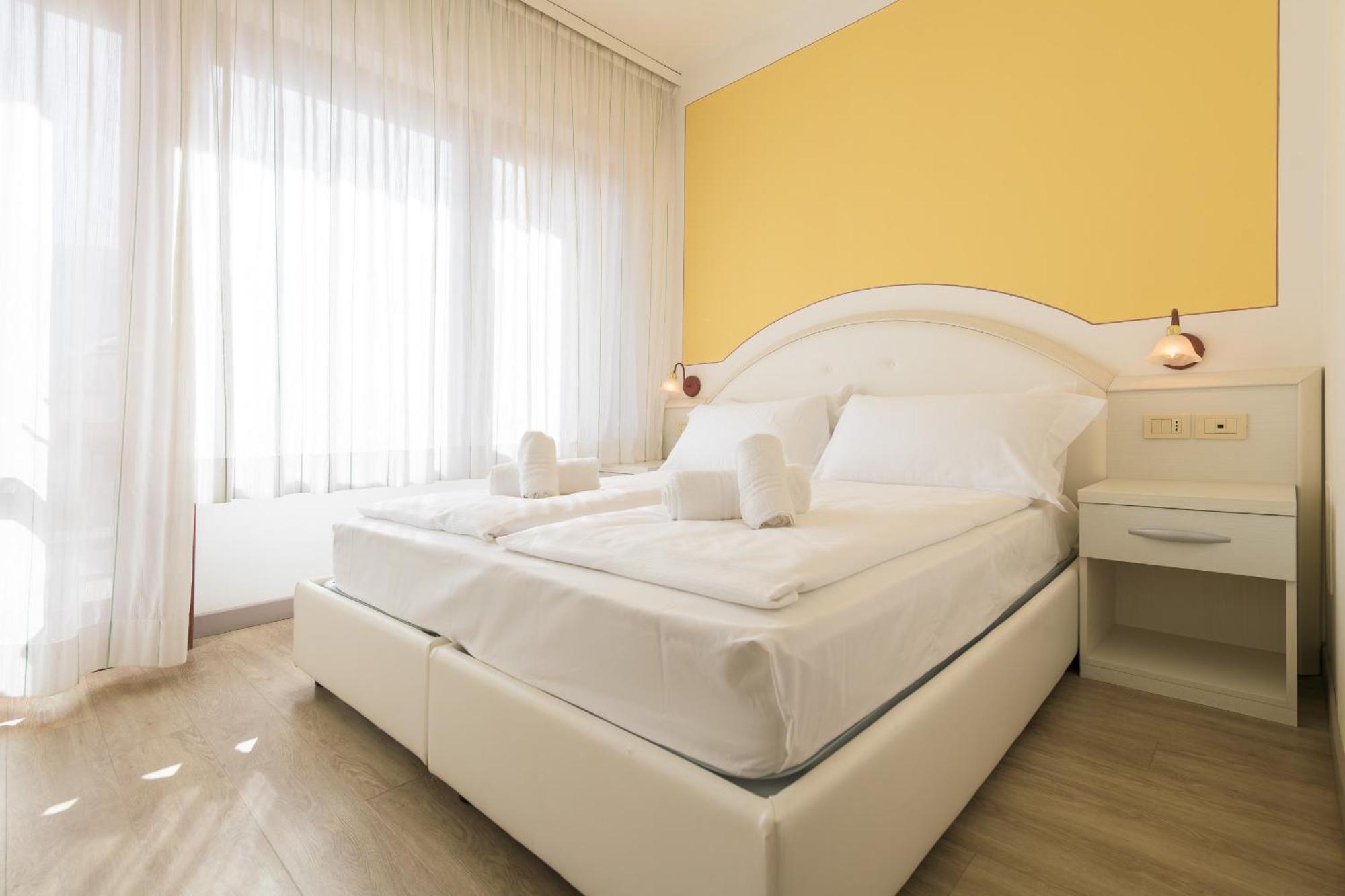 Hotel Garda Bellevue Limone sul Garda Bagian luar foto