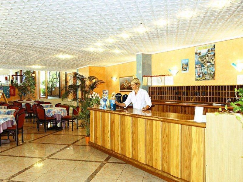Hotel Garda Bellevue Limone sul Garda Bagian luar foto
